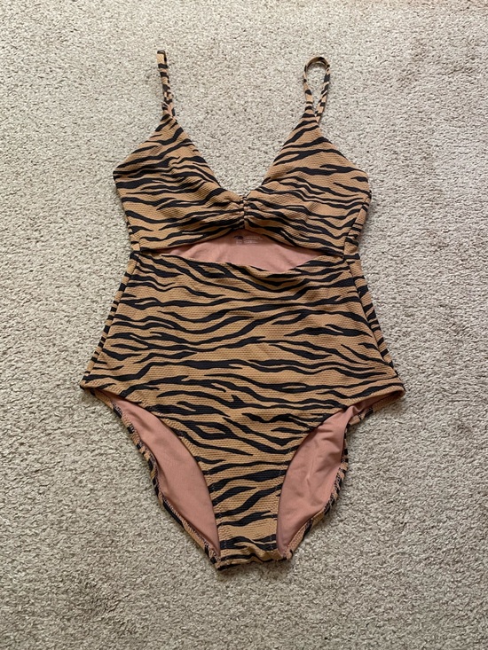 aerie Other - aerie one piece swimsuit bathing cutout small long ruched tiger print ribbed